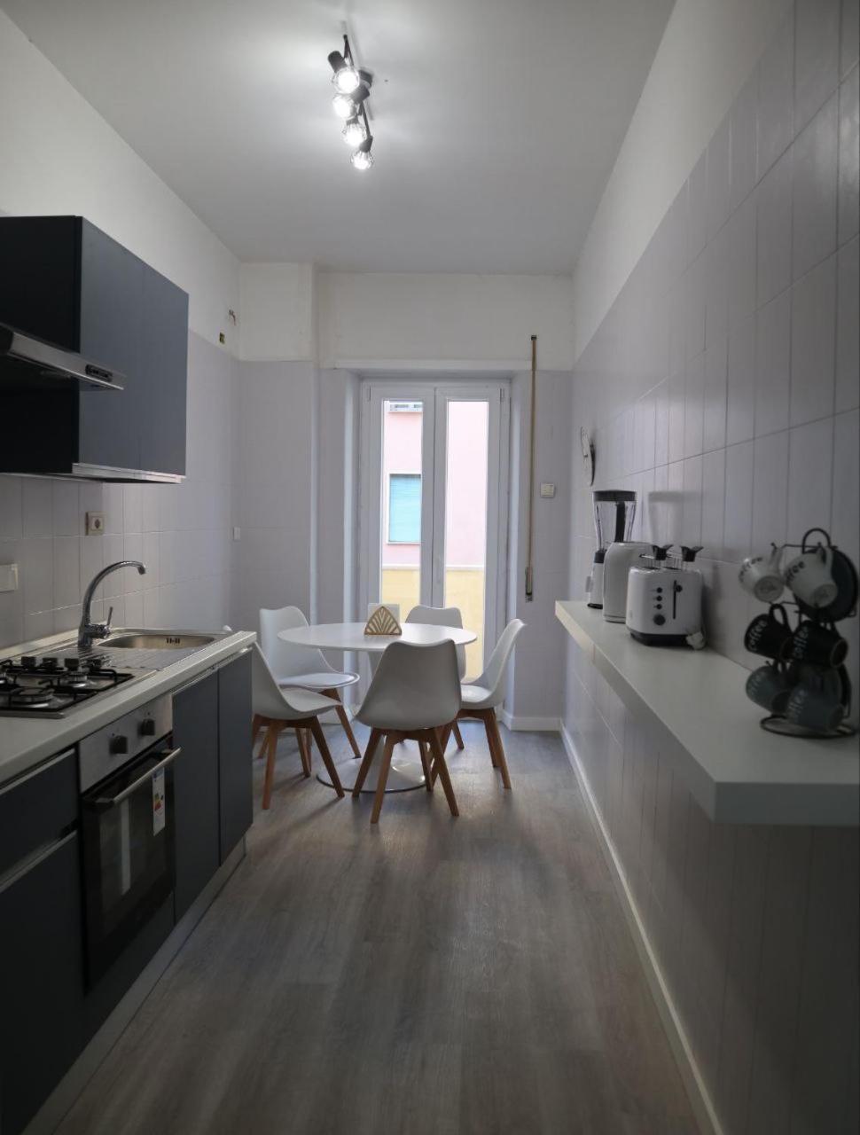 Sara'S Home - Modern Apartment Near Metro, Perfect For Families And Groups In Roma Dış mekan fotoğraf