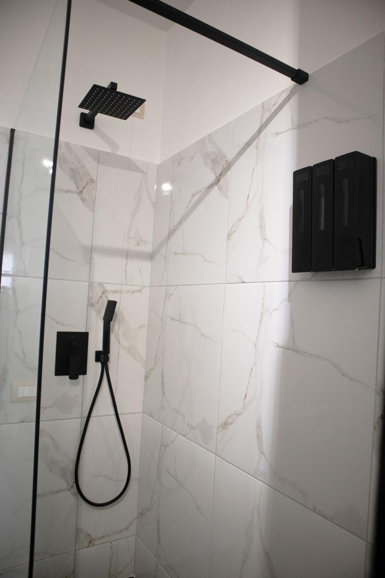 Sara'S Home - Modern Apartment Near Metro, Perfect For Families And Groups In Roma Dış mekan fotoğraf